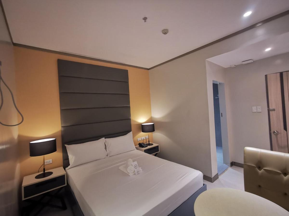 Yes Hotel Pandi Bulacan Exteriör bild