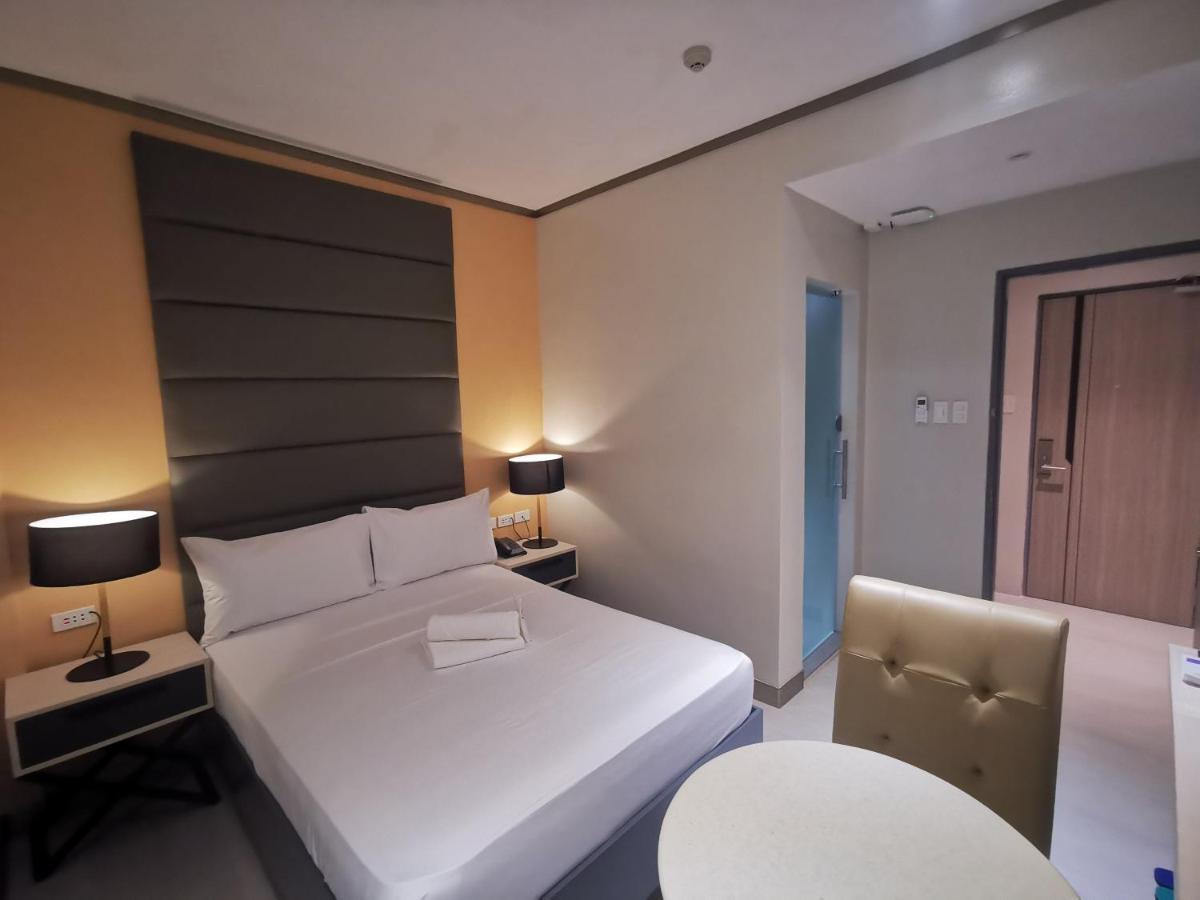 Yes Hotel Pandi Bulacan Exteriör bild