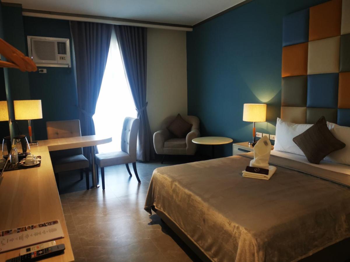 Yes Hotel Pandi Bulacan Exteriör bild